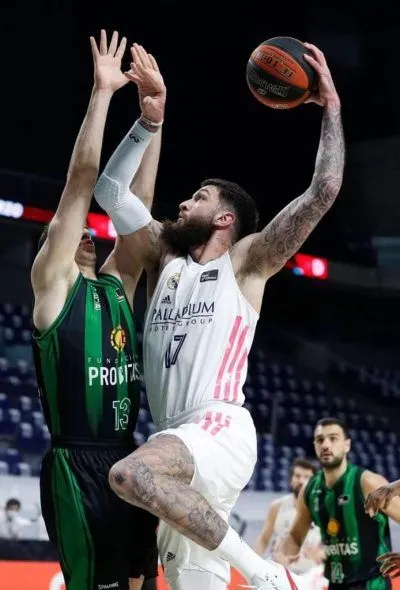 Vidéo: Les débuts réussis de Vincent Poirier avec le Real Madrid