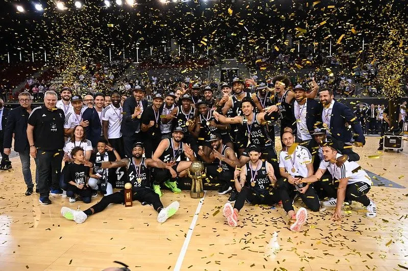 La célébration du doublé coupe-championnat de l’ASVEL remise à septembre