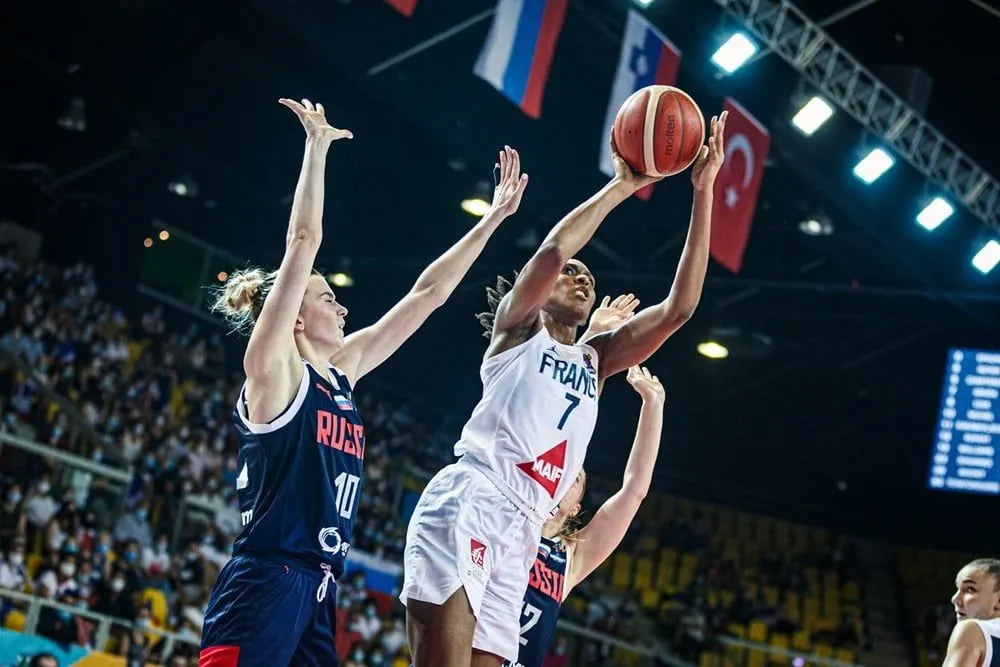 EuroBasket féminin : les Bleues éteignent la Russie et filent en quart de finale !
