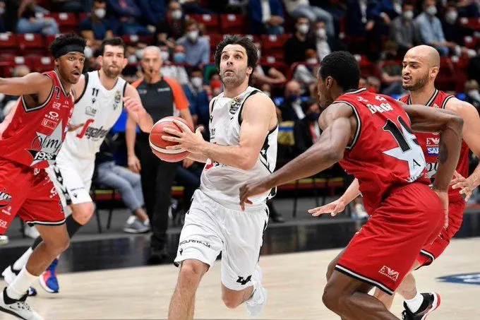Italie : La Virtus Bologne mène 2-0 en finale sur Milan, Milos Teodosic rayonne