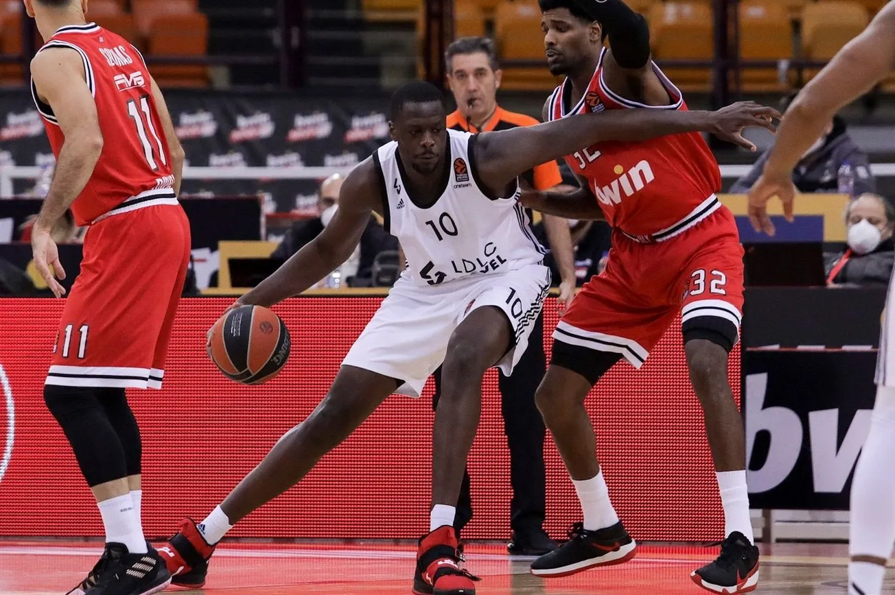 Euroleague : Moustapha Fall (ASVEL) à l’Olympiakos, c’est fait !