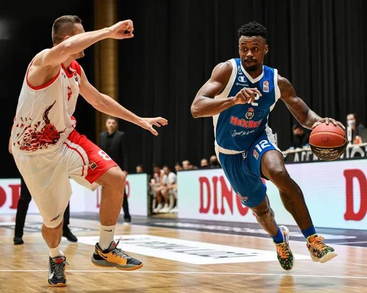 Pro B – L’intérieur nigérian Martins Igbanu à Denain-Voltaire