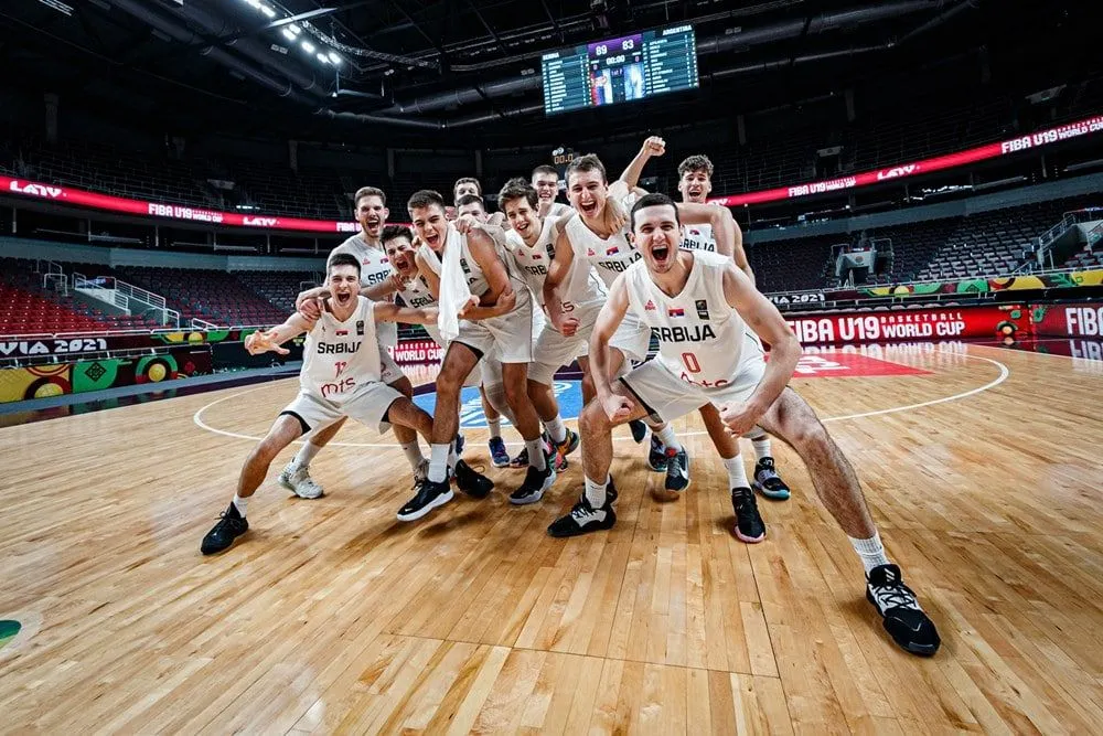 Mondial U19 – Quarts de finale – La France se fait peur mais passe, le Canada et la Serbie aussi, les États-Unis continuent leur promenade de santé