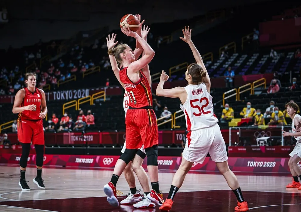 La belge Emma Meesseman va devoir choisir entre son équipe nationale et la WNBA