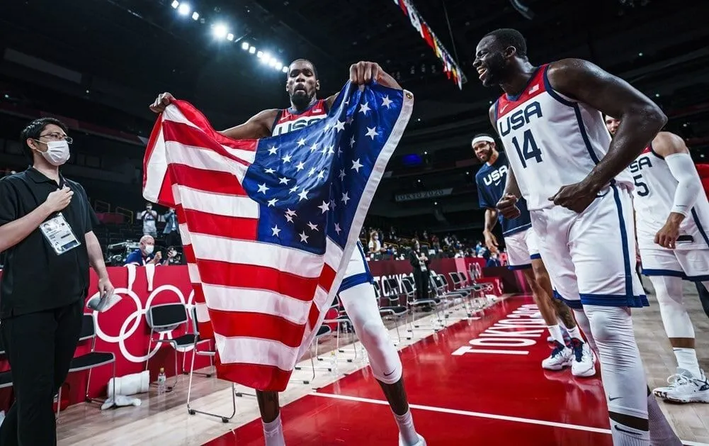 Kevin Durant, champion olympique avec Team USA : « Remporter ce titre contre le reste du monde est une énorme affaire »