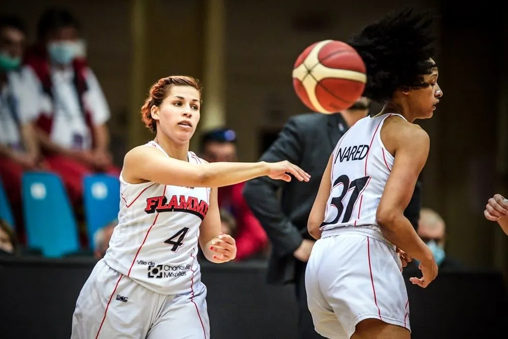 Amel Bouderra est la 2e meilleure passeuse de l’histoire de la Ligue Féminine