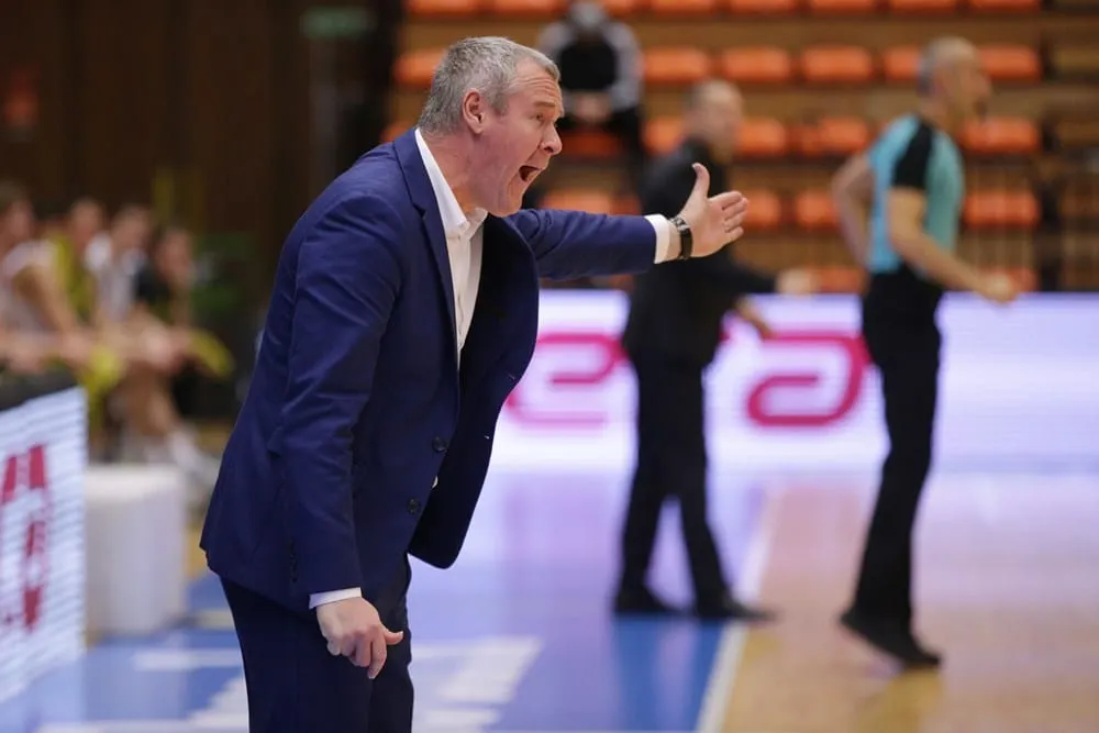 ITW Laurent Legname (coach Bourg) : « Tout faire pour gagner le maximum de matches en Eurocup » (2/2)