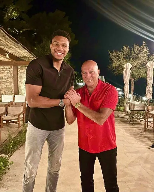 La photo : Les deux Dieux du basket grec