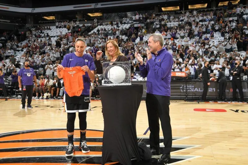 WNBA : Diana Taurasi élue meilleure joueuse de tous les temps par les fans