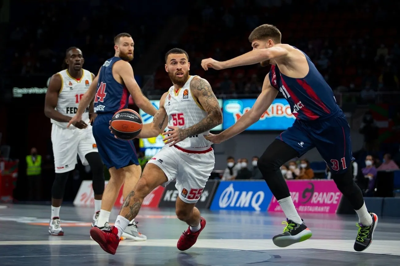 Mike James (Monaco) : « Je pense que certaines équipes signalent plus de cas »