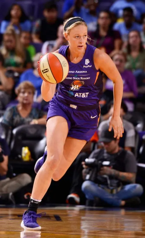 Finale WNBA : Phoenix égalise à 1 manche partout, Sophie Cunningham (Basket Landes) en verve