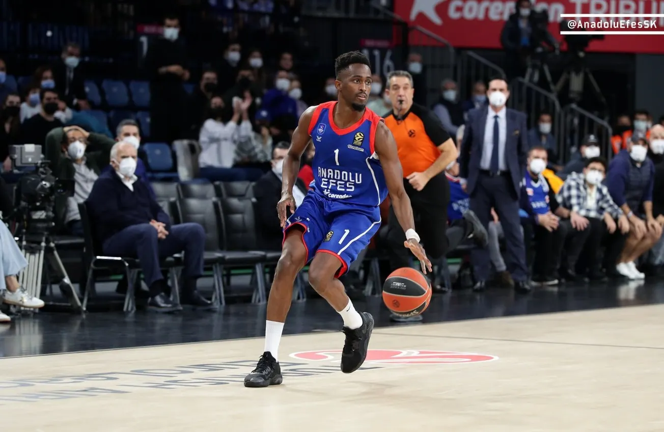 Les Français de l’étranger : Rodrigue Beaubois en feu