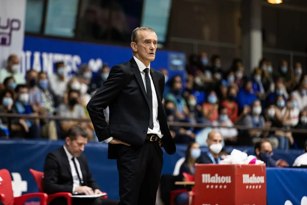 LFB : Pierre Vincent avant la finale Bourges-Lyon : « J’ai senti un peu d’anxiété car on a perdu nos deux matches en saison régulière »