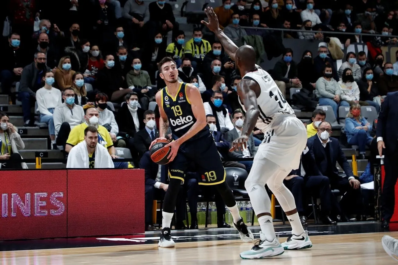 Fenerbahçe : Nando De Colo et Jan Vesely sérieusement touchés face à l’ASVEL