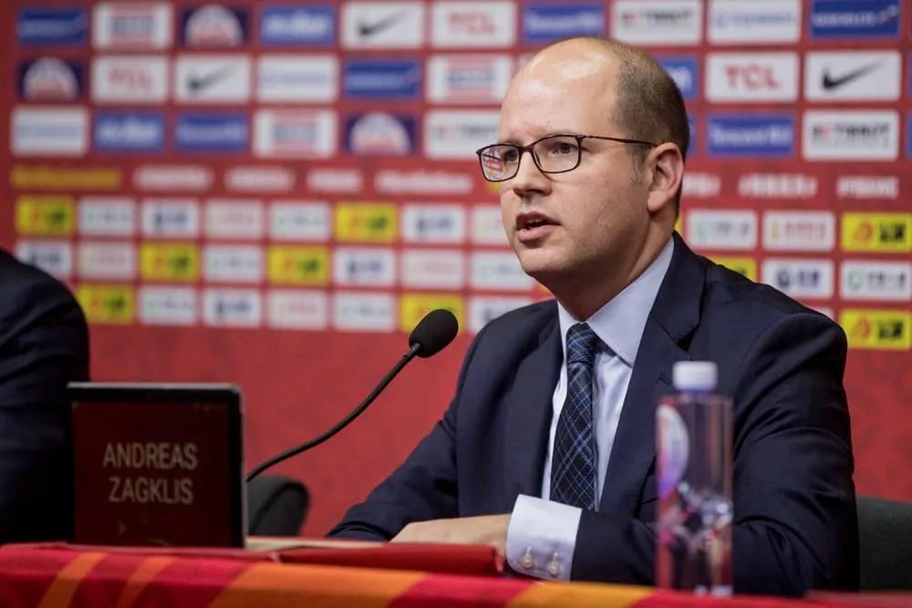 Le boss de la FIBA : « Je suis presque certain que pour la première fois nous aurons une femme arbitre à la Coupe du monde masculine »