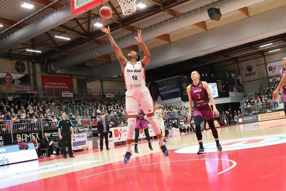 La Roche Vendée : Assitan Koné prolonge de deux saisons, Naomi Mbandu arrive