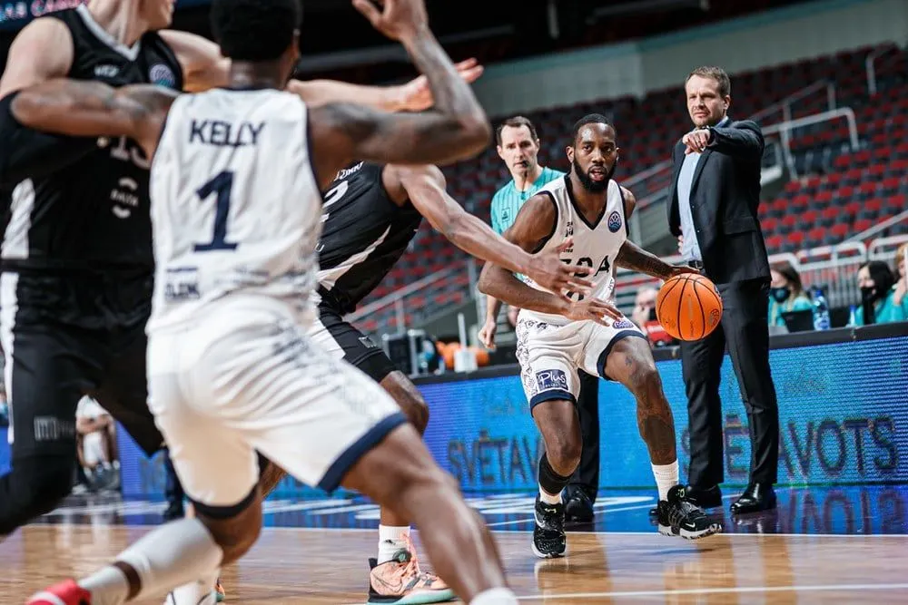 Israël : Khadeen Carrington (Dijon) s’en va à l’Hapoël Jérusalem