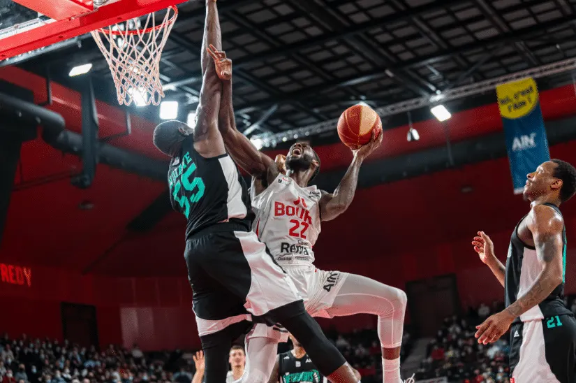 JaCorey Williams quitte Bourg et fait son retour en Italie, direction Naples