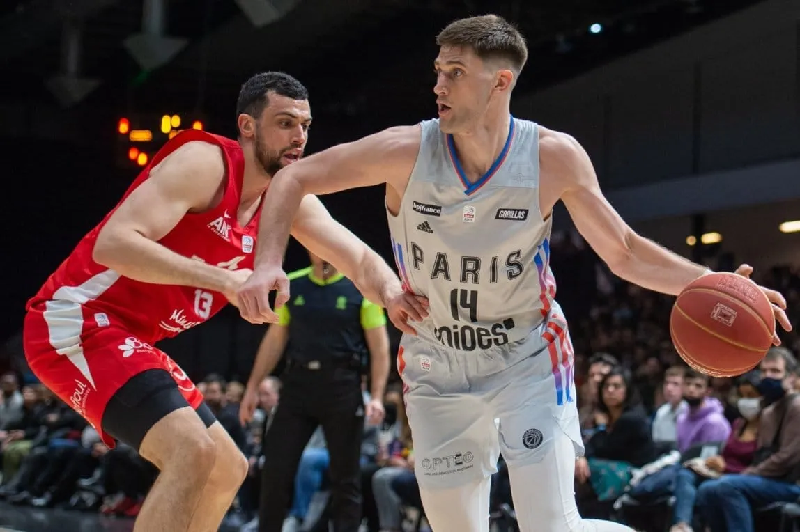 Dustin Sleva remercie son coach Jean-Christophe Prat en français