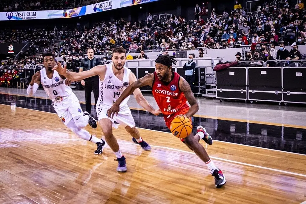 Début du brassage entre clubs de Belgique et des Pays-Bas