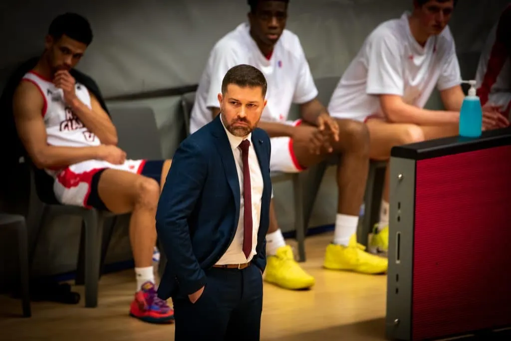 Pro B : Le coach de Lille, Maxime Bézin, écope de deux matches de suspension dont un ferme