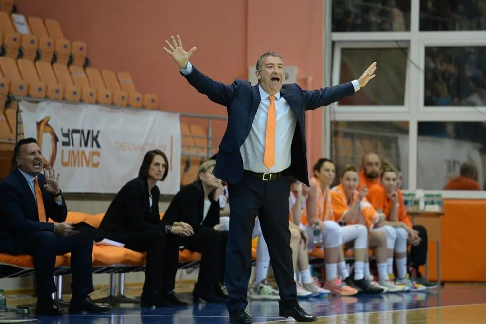 Le coach espagnol et son départ d’Ekaterinbourg : « Nous n’avons eu aucun problème de sécurité car nous avons toujours été soutenus par le club et par la Fédération »