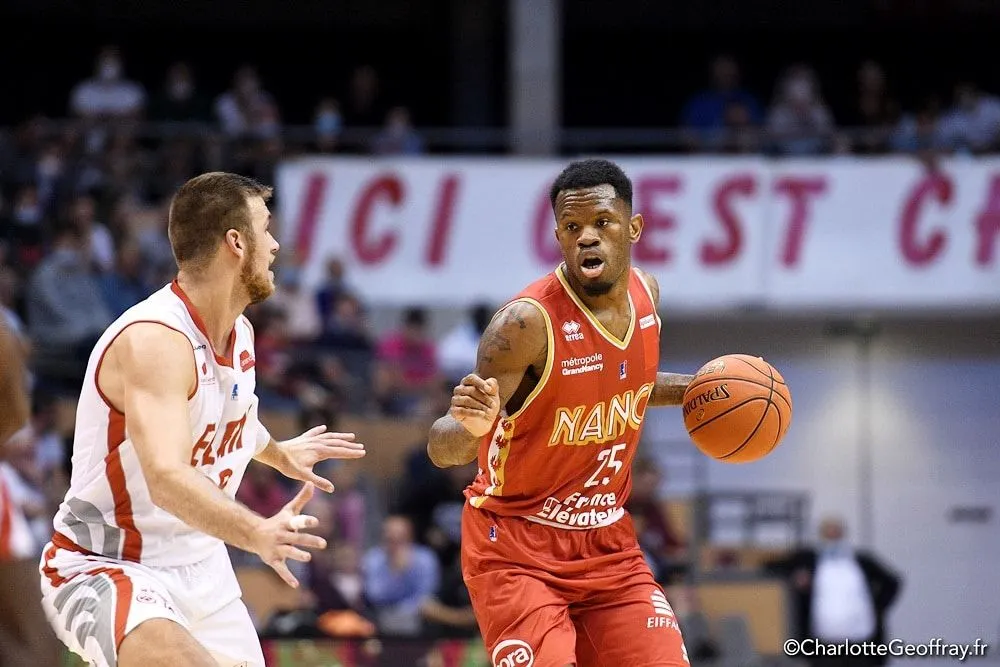 Caleb Walker rempile au SLUC Nancy