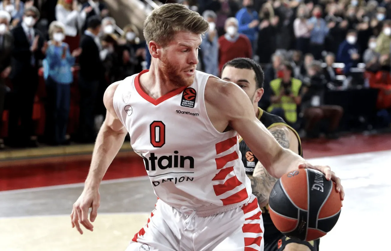 Euroleague : Thomas Walkup (Olympiakos) se dit « prêt à affronter » Mike James et Monaco