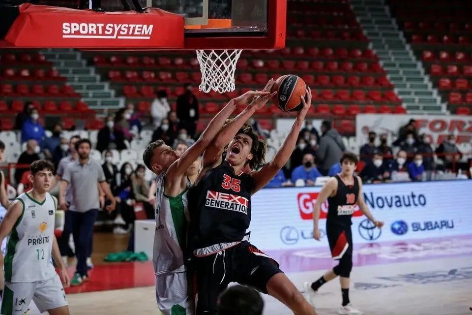 Espoirs des Sharks d’Antibes, Zacharie Perrin cartonne à l’ANGT U18 de Varèse !