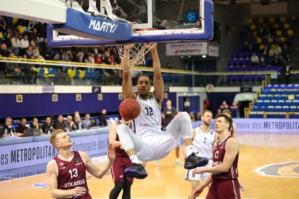 Eurocup : Boulogne-Levallois bat le Lietkabelis et termine troisième de son groupe, Vincent Collet « très heureux »
