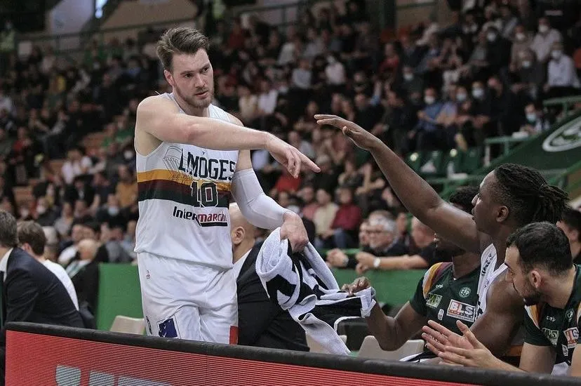 Sur le moment, Hugo Invernizzi « ne croyait pas vraiment » en son shoot héroïque venu sauver Limoges