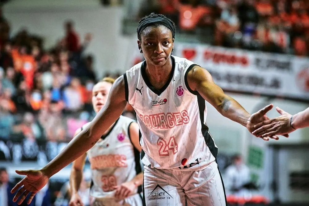 LFB : L'ancienne Américaine de Bourges, Keisha Hampton rejoint Landerneau