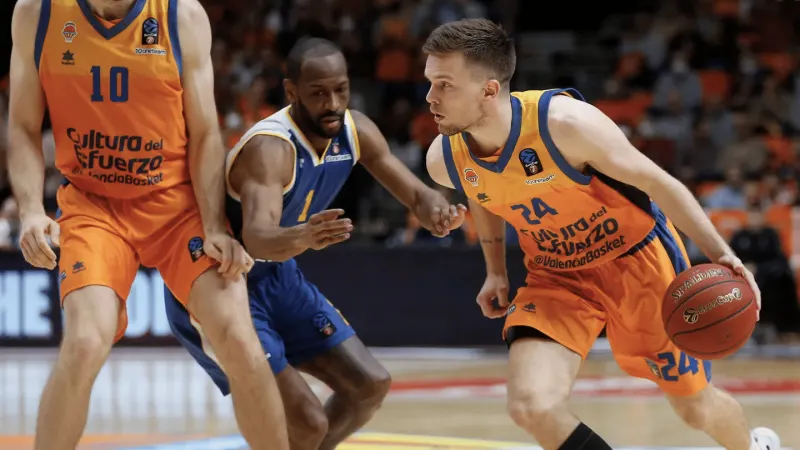 Espagne : Une absence de 5 à 6 mois pour l’Islandais de Valence, Martin Hermannsson