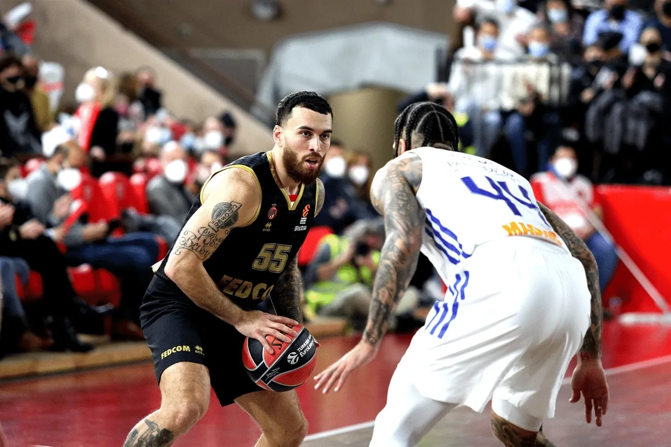 Mike James (Monaco) : « Je suis comme le méchant que vous aimez dans les films »