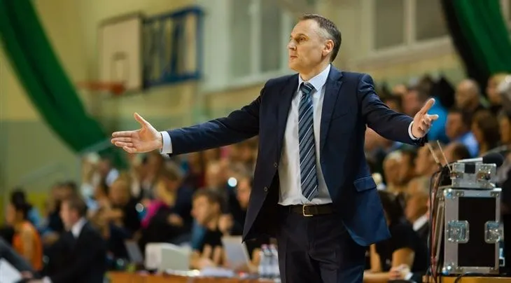 Euroleague féminine : L’Espagnol Roberto Iniguez (Salamanque) élu Coach de l’Année