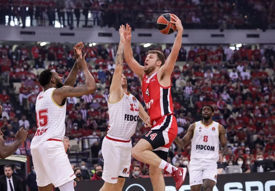 Sasha Vezenkov nommé MVP du championnat grec