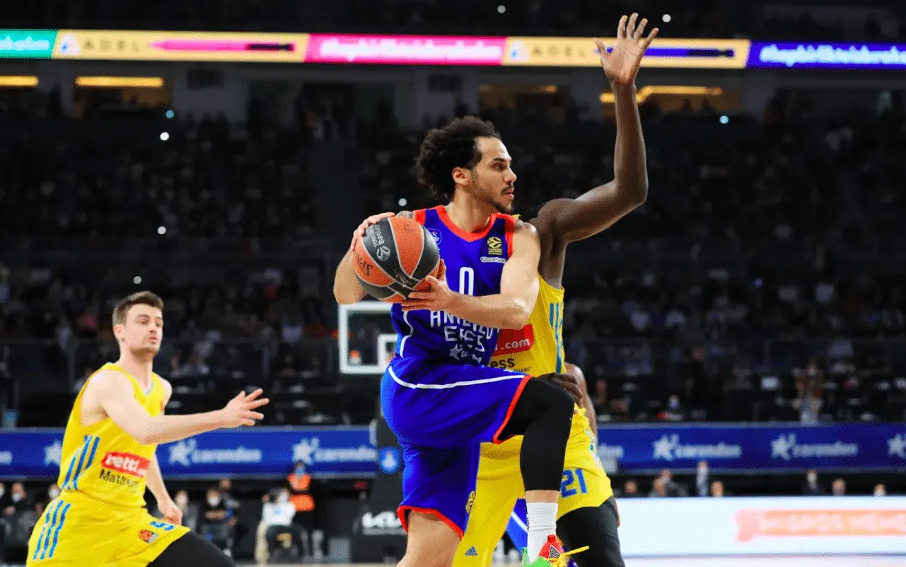 Anadolu Efes : Shane Larkin de retour vendredi contre le Panathinaïkos ?