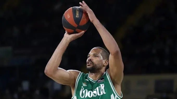 Espagne : Un double double à 40 ans pour Eulis Baez