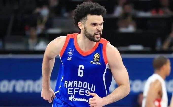 Elijah Bryant (Anadolu Efes) : « J’ai plus pleuré pour le titre de l’Euroleague que pour celui de la NBA »