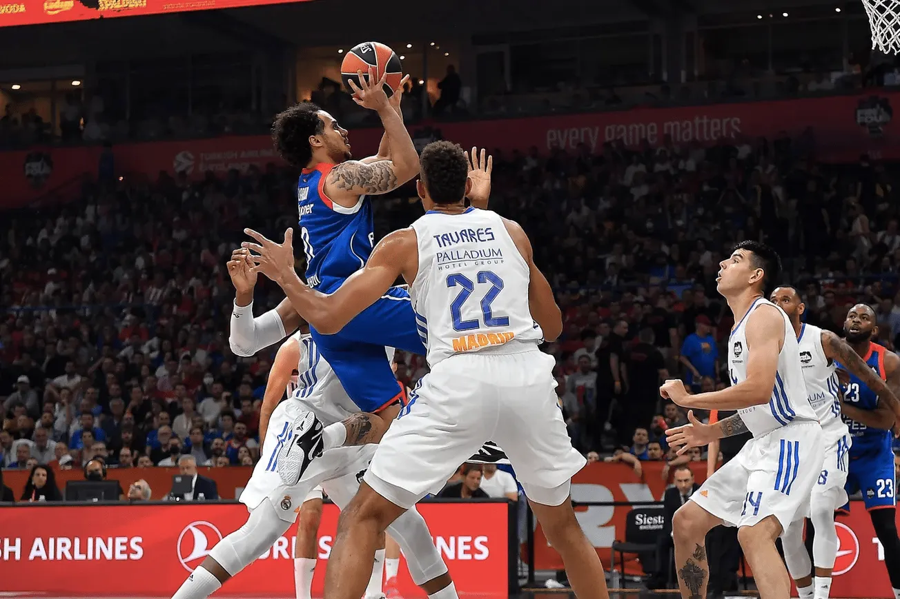 Vainqueur du Real Madrid sur le fil, Anadolu Efes Istanbul conserve son titre d’Euroleague