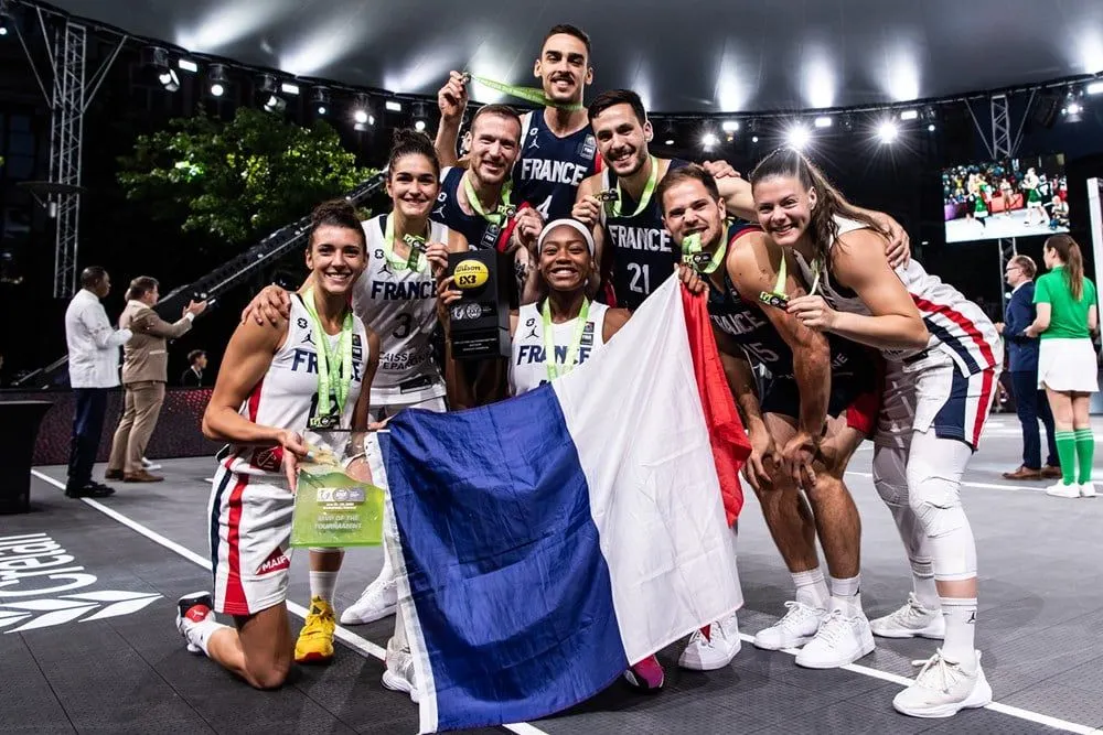 Vidéo : revivez les matches de la médaille d’or et de bronze des Bleues et des Bleus à la Coupe du monde 3×3