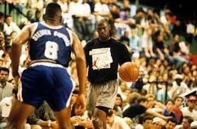 Vidéo rétro : Quand les joueurs du Tours BC ont joué avec Michael Jordan