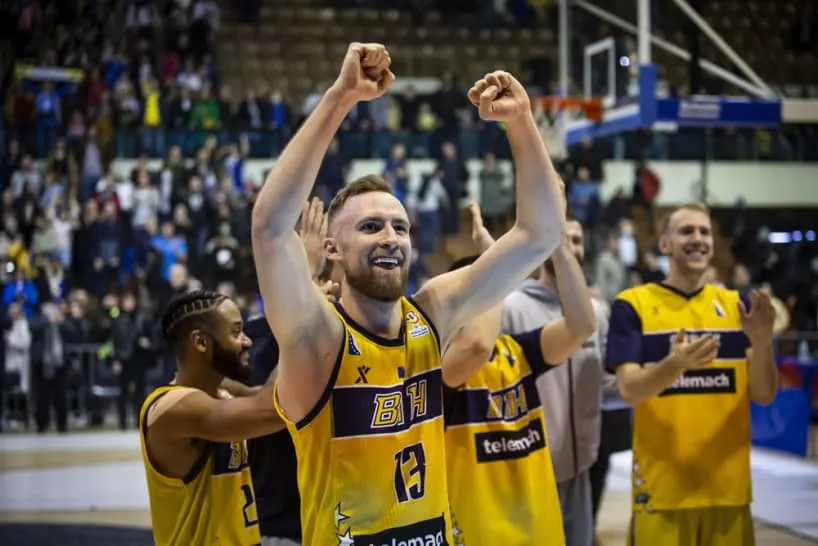 Vidéo : Le game winner de Dzanan Musa qui envoie la Bosnie-Herzégovine au deuxième tour
