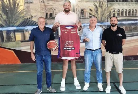 N2 : Vincent Pourchot (2,22 m) jouera à Metz, sa ville de naissance