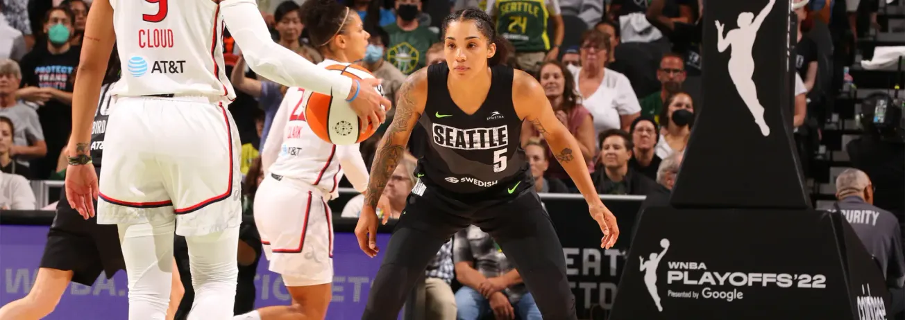 WNBA : Le Seattle Storm qualifié pour les demi-finales, Gabby Williams blessée