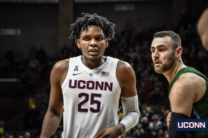 Josh Carlton, un pivot qui sort de NCAA, au Mans