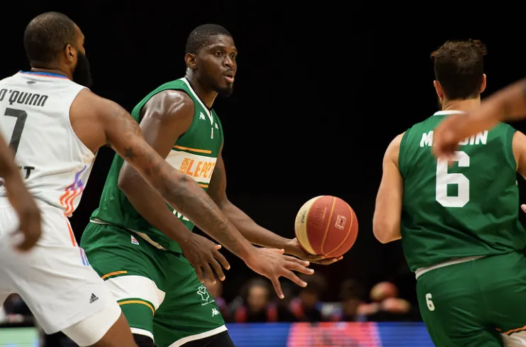 NM2 : Mouphtaou Yarou quitte le monde professionnel et s’engage à Levallois