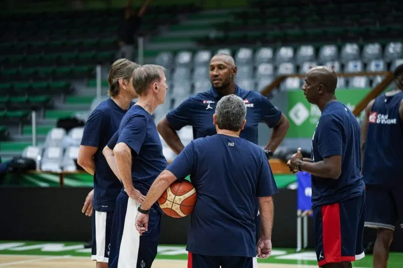 Equipe de France : Comment fonctionne le staff de 20 personnes
