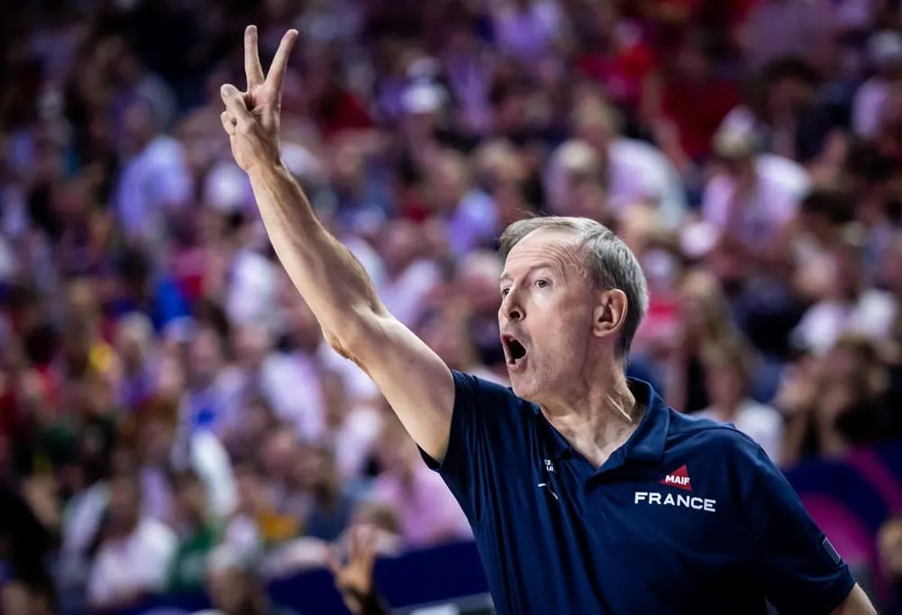 ITW Vincent Collet : « Malgré la jeunesse du groupe, il y a une qualification à aller chercher »