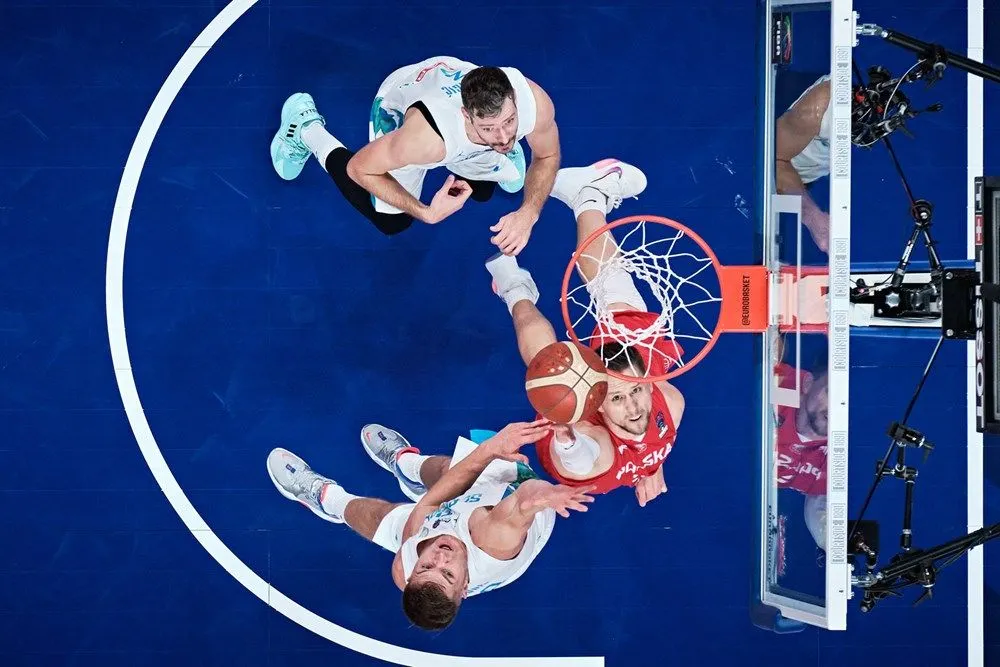 Vidéo : Le monstrueux triple double du Polonais Mateusz Ponitka contre la Slovénie